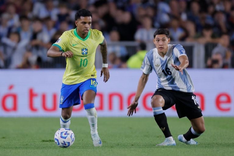 Argentina golea a Brasil sin Messi, y aquí están los mejores MEMES