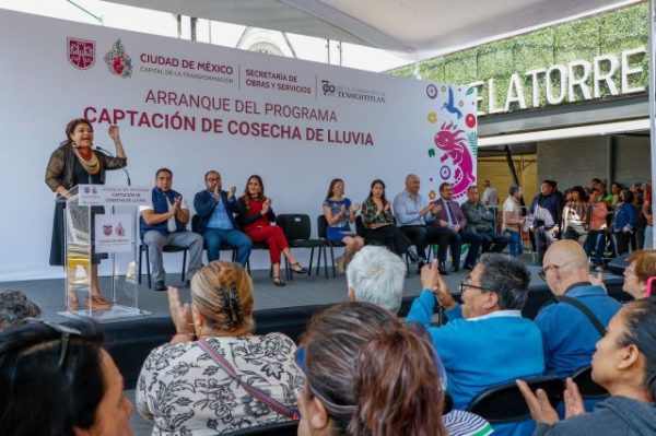 Clara Brugada inaugura el programa de “Captación de Agua de Lluvia” en los mercados de la Ciudad de México