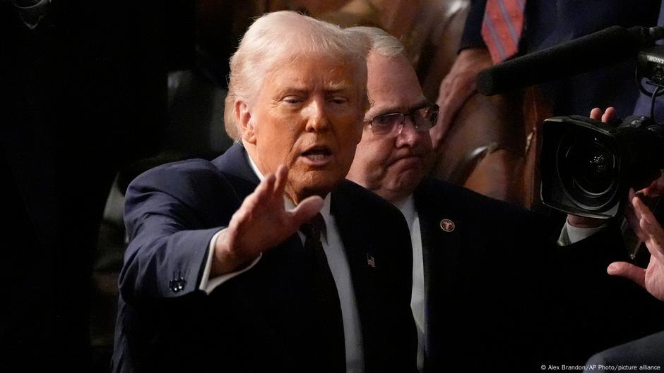 Corte Suprema rechaza orden de Trump para congelar ayuda internacional