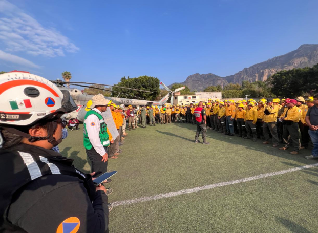 Gobierno de la CDMX apoya en el combate al incendio forestal en El Tepozteco