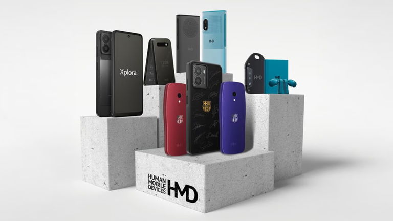 HMD asalta el MWC 2025 con nuevos móviles, auriculares y hasta teléfonos firmados por los jugadores del Barça
