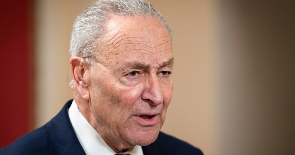 La pésima semana de Chuck Schumer es una señal ominosa para su liderazgo en el Senado