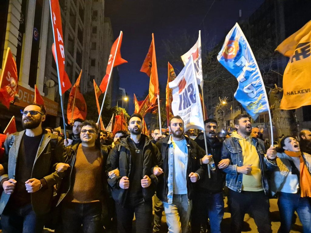 Movilizaciones masivas contra el golpe de mano de Erdoğan, entrevista a Uraz Aydin