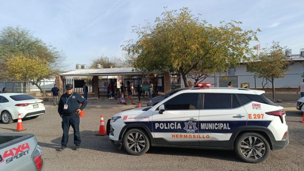 Refuerzan vigilancia en escuelas de Hermosillo para prevenir riñas y portación de armas