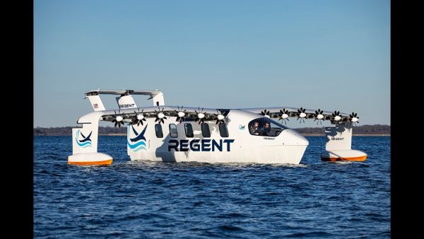 Startup estadounidense completa con éxito la primera prueba con pasajeros reales de su prototipo de planeador marino eléctrico