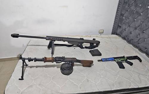 Tumba Corte permiso de portación de armas a policías de BC fuera de servicio