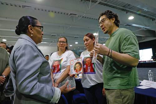 Colectivos y gobernación continúan reuniones