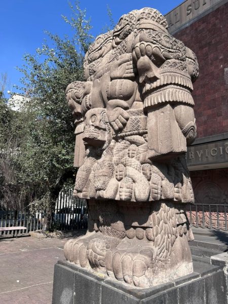 La Coatlicue de la antigua SEMEFO, la presencia de la diosa madre en las calles de la CDMX