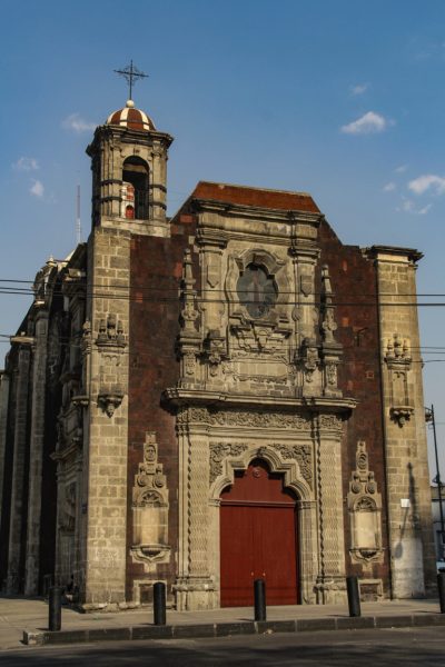 Misa en latín, esta es la única capilla de la CDMX puedes contemplarla