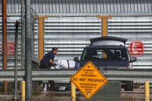 Neoliberalismo y desigualdad salarial, raíces de la migración mexicana