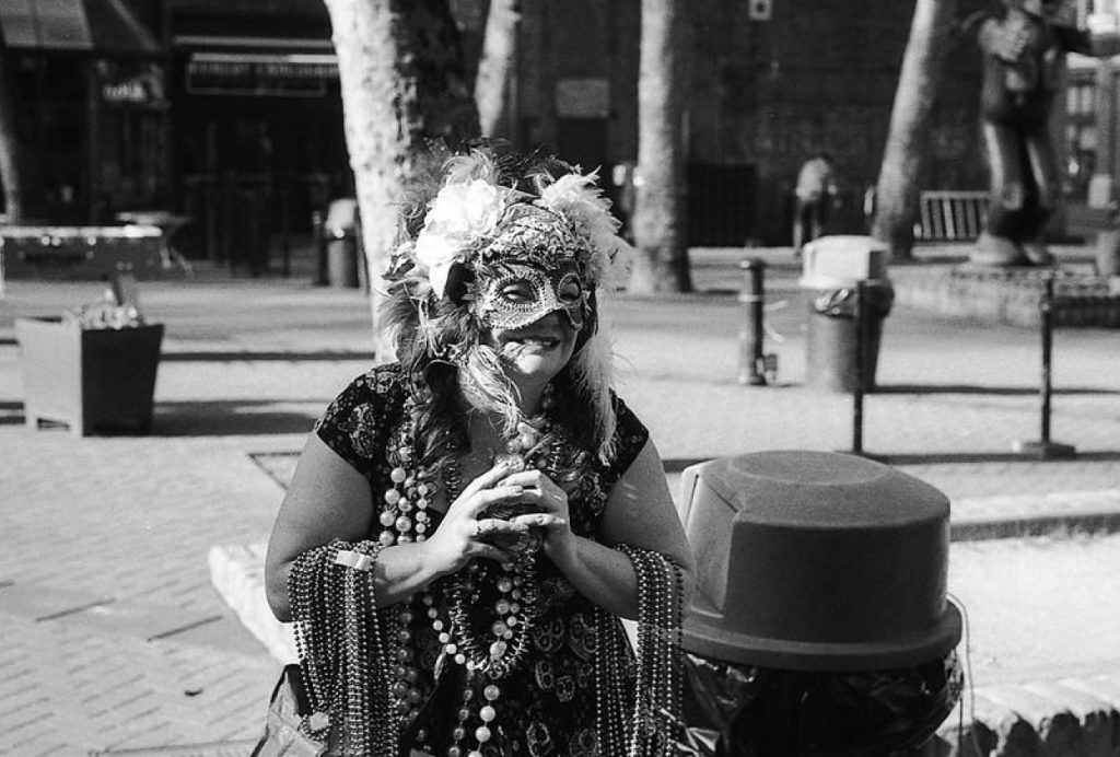 «Ninguna pasión debería costar la vida». Fotógrafos mueren mientras cubrían festival de música