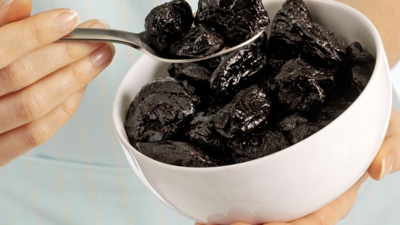 Oro negro: la fruta que es un potente antioxidante, fortalece los huesos y ayuda a la producción de colágeno