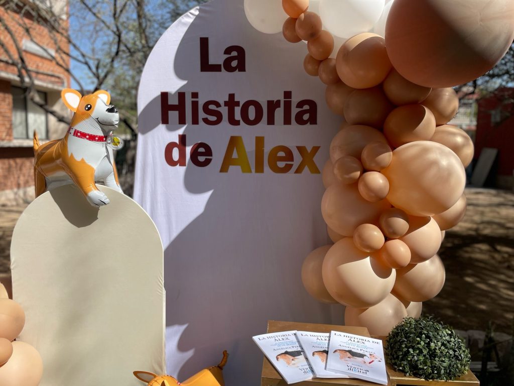 Presentan libro “La historia de Alex, el emocionante viaje hacia el corazón de un Beagle”