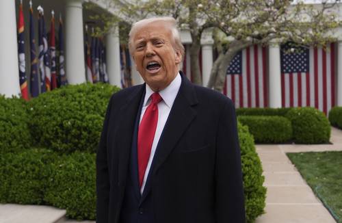 Trump impone nuevos aranceles a 60 países; México y Canadá, exentos