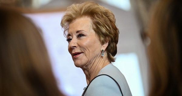 Trump pausó los pagos de préstamos estudiantiles durante Covid. Ahora Linda McMahon está reescribiendo la historia.