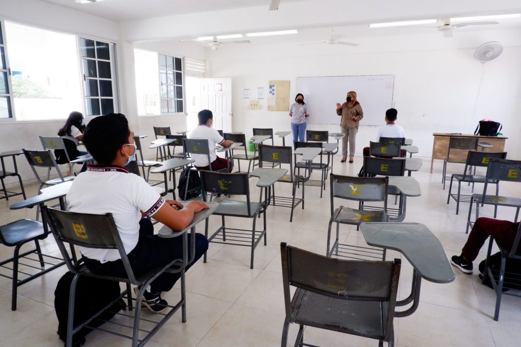 Becas de la SEP para estudiantes de Chihuahua suman 3 mil millones