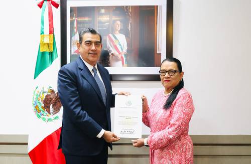 Da Rosa Icela Rodríguez posesión a Salomón Céspedes en Migración