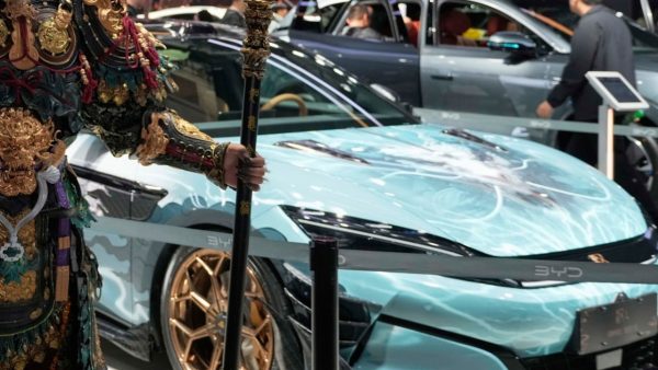 El fabricante de baterías para vehículos eléctricos CATL busca un nuevo crecimiento en tecnología limpia antes de su cotización en Hong Kong