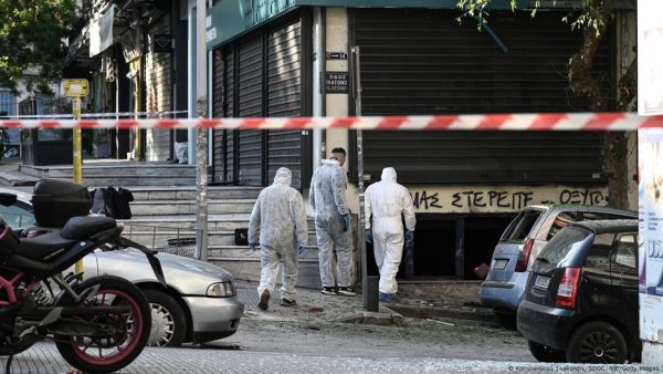 Explosión de bomba deja una mujer muerta en Grecia