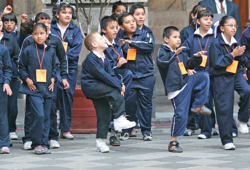 Fomentan actividad física en las escuelas