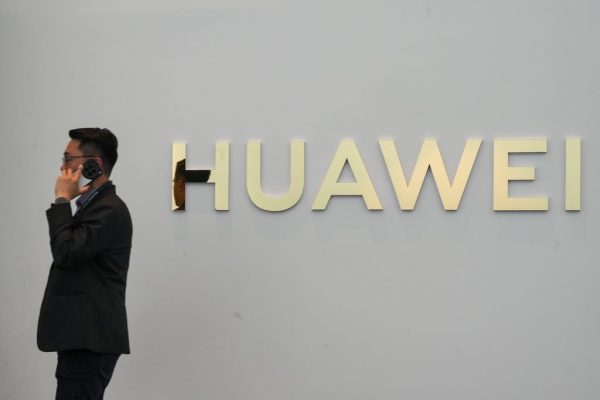 Guerra tecnológica: Malasia abandona proyecto de IA con Huawei mientras el gigante tecnológico niega exportaciones de chips