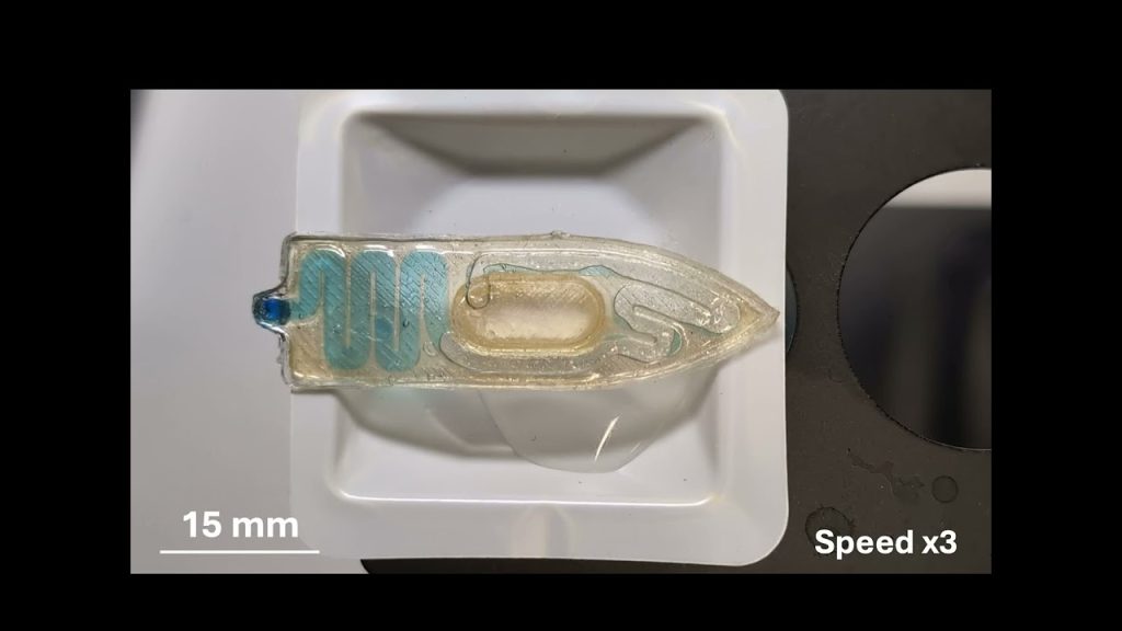 Investigadores suizos desarrollan minirobots acuáticos que monitorizan la calidad del agua y se los pueden comer los peces al final de su misión, usa ácido cítrico y bicarbonato como combustible