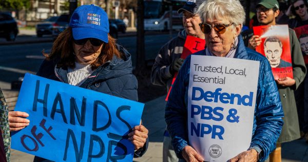 Kari Lake está llevando a cabo uno de los planes más nefastos de Trump
