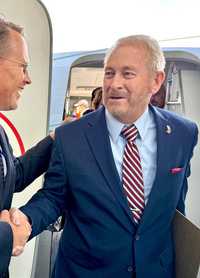 Llegó ayer Johnson, el nuevo embajador de EU