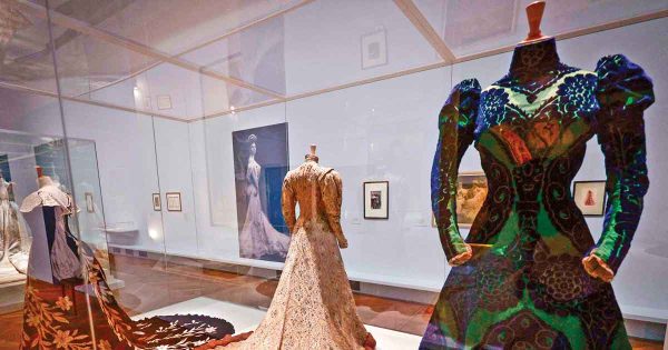 Revelan los orígenes de la alta costura en exposición