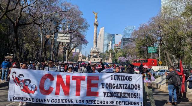 Sheinbaum reconoce a docentes, anuncia incremento salarial y reformas al sistema magisterial en medio de protestas de la CNTE