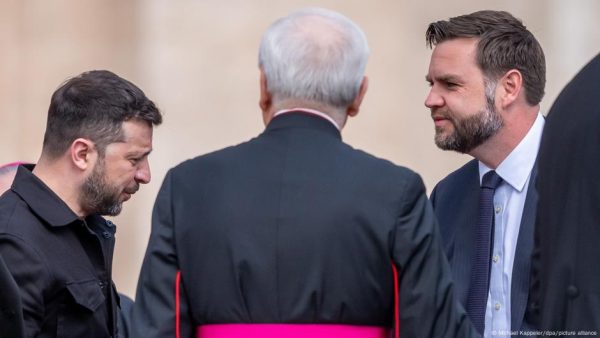 Vicepresidente de Estados Unidos se reúne con Zelenski en Roma