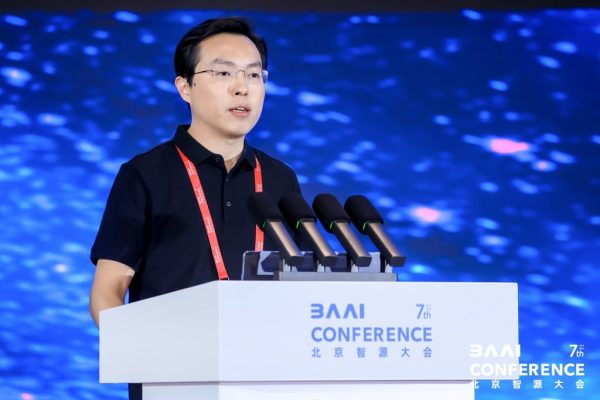 Academia de Beijing presenta el modelo de IA ‘RoboBrain’ para los humanoides de China
