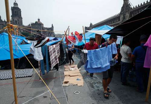 Acuerda la CNTE seguir movilización en CDMX
