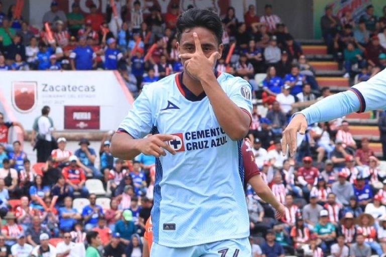 Cruz Azul recibe inesperada noticia de una de sus estrellas
