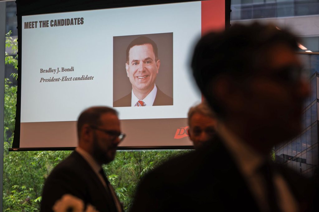 El Colegio de Abogados de D.C. rechaza abrumadoramente la candidatura del hermano de la Fiscal General Pam Bondi para dirigirlo