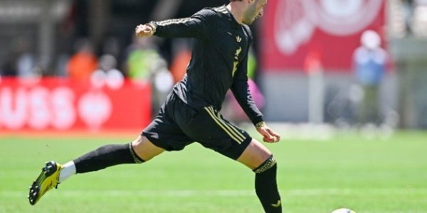 Fue un gran partido, pero ellos al final terminaron ganando: Santiago Giménez