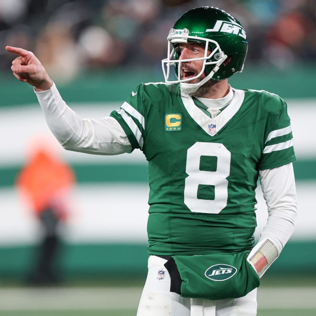 Fuentes: Rodgers con Steelers, firma acuerdo de más de $13M