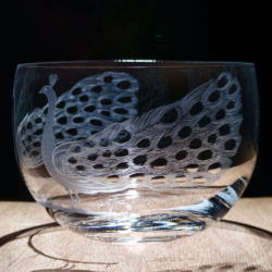 Grabado pepiteado: la talla en vidrio mexicana con raíces mediterráneas