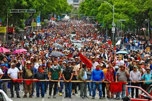 Maestros de Oaxaca deciden “retiro táctico” del Zócalo