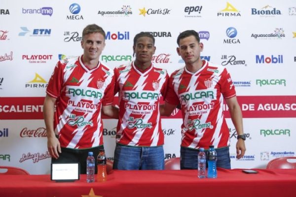 Nicolás Larcamón y sus 2 bombazos que llevaría a Cruz Azul