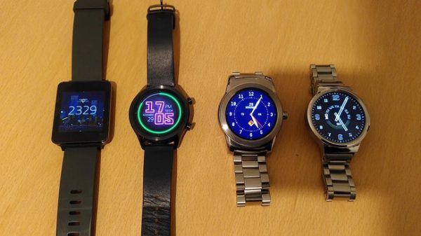 Si tu viejo smartwatch ya no se actualiza puedes instalar AsteroidOS, la alternativa open source a WearOS