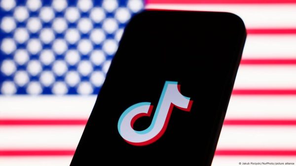 Trump firma decreto para prorrogar 90 días plazo de venta de TikTok