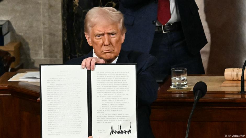 Trump sopesa añadir 36 países a la prohibición de entrada a EE.UU.