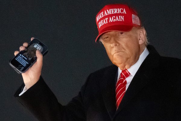 Trump’s lock screen photo may be the least problematic thing on his phone