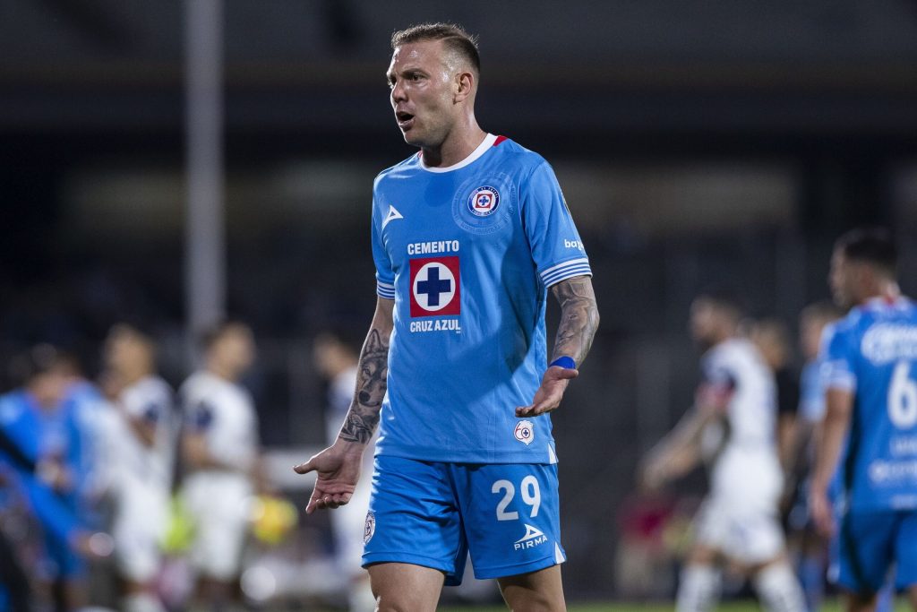 Vicente Sánchez no revela detalles sobre su continuidad en Cruz Azul: “No sé del futuro”