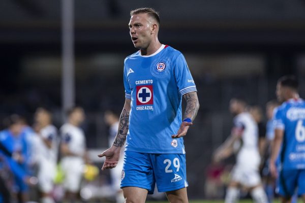 Vicente Sánchez no revela detalles sobre su continuidad en Cruz Azul: “No sé del futuro”