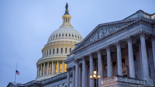 Congreso de EE.UU. aprueba recortes por 9.000 millones de dólares