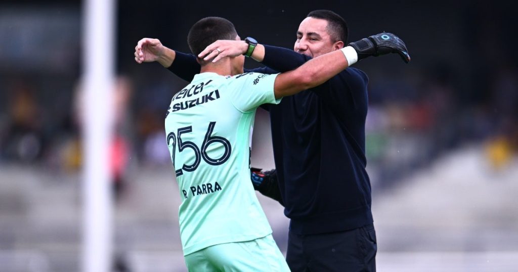 Efraín Juárez sale en defensa de Rodrigo Parra