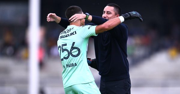 Efraín Juárez sale en defensa de Rodrigo Parra