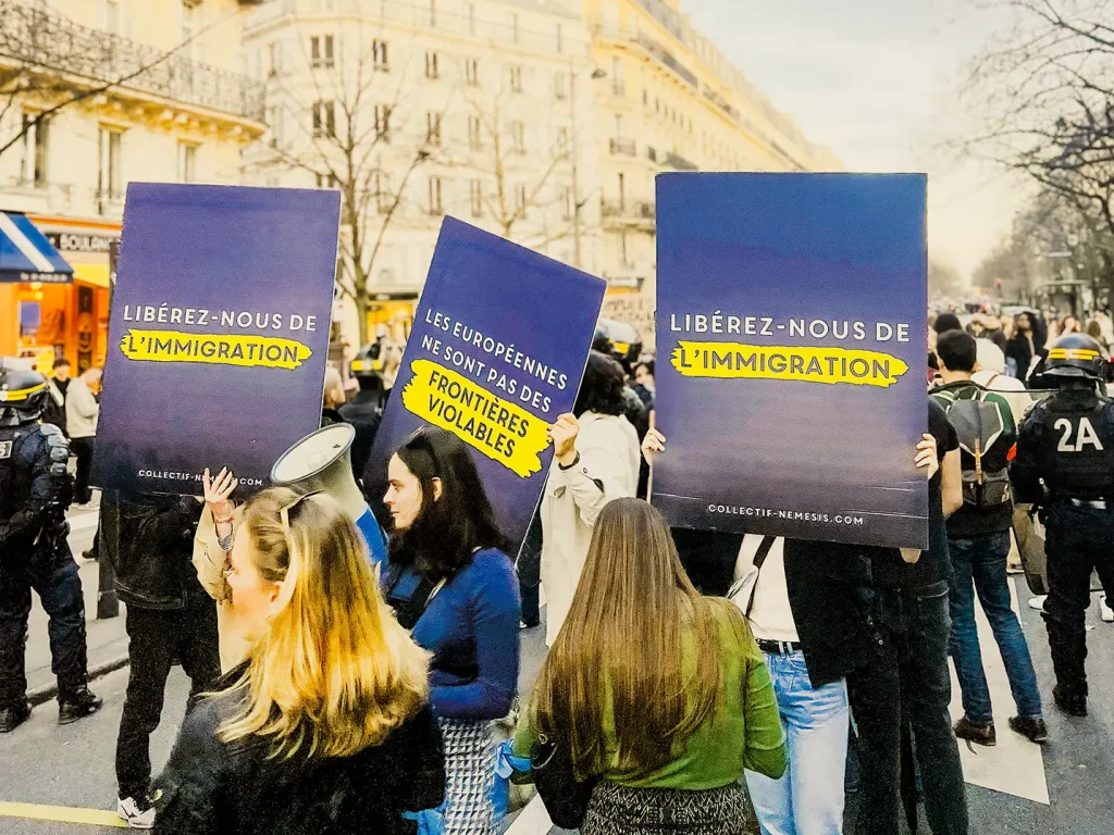 El compromiso racial y sexual de las mujeres de extrema derecha